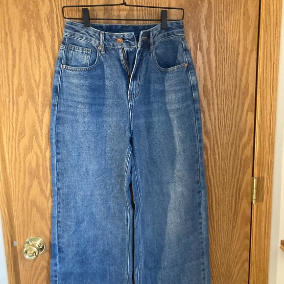 Y2K trending wide leg jeans - NWT - Picture 1 of 7